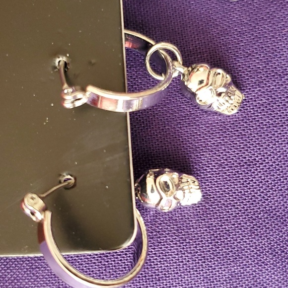 *NWT* Hot Topic's 3Pk Silver Charm Hoops - Picture 6 of 15